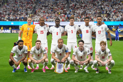 Jugadores de Inglaterra no pudieron en semifinales ante Argentina y se citaron por el tercer lugar ante Francia.