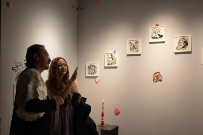 Tapia ha participado en exposiciones individuales y colectivas en Ecuador, México y España.