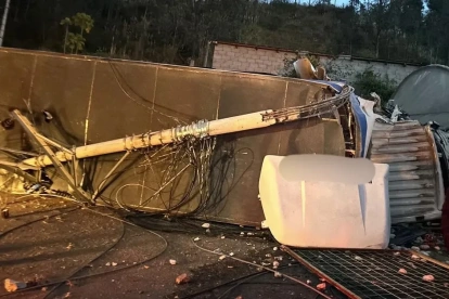El siniestro de tránsito ocurrió en el sector de Las Bromelias, vía a Nayón, en el norte de Quito.