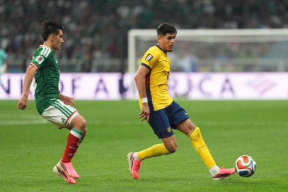 Piero Hincapié sufrió las nuevas reglas de la FIFA.
