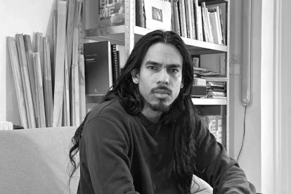 Luis Chenche ha desarrollado su práctica artística a partir de la investigación de los espacios urbanos no oficiales .