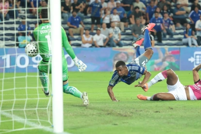 Romario Caicedo continuará su carrera en Guayaquil City tras un ciclo de diez temporadas en Emelec.