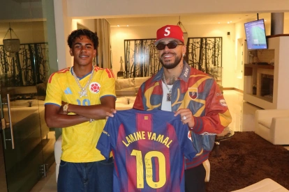 El cantante urbano colombiano Ryan Castro y el futbolista español Lamine Yamal.