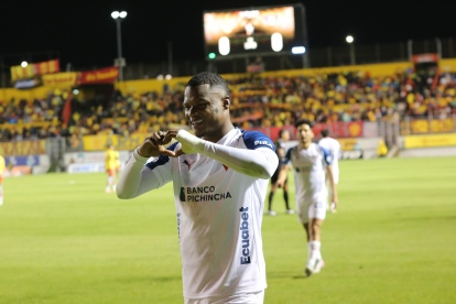 Liga de Quito llega de vencer a Aucas en el campeonato ecuatoriano por marcador de 1-0. Con gol de Yerlin Quiñónez.