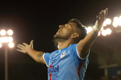 Joaquín Vergés del Manta FC puso el primer gol ante Barcelona SC.