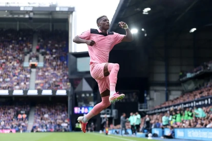 Nilson Angulo en el festejo de gol con Sunderland, en la Premier League.