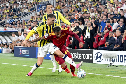 Roma y Fenerbahce empataron en la fecha 1 de la Champions League 2026-27.