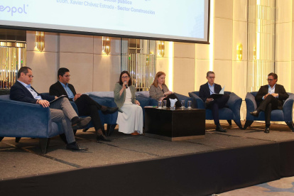Foro
Representantes de los sectores bananero, asegurador, legal, público y de la construcción participaron en el foro realizado en Guayaquil.