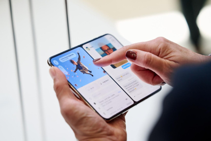 El iPhone Duo plegable de Apple se presentó durante el evento especial de Apple en el Teatro Steve Jobs en Apple Park en Cupertino, California.