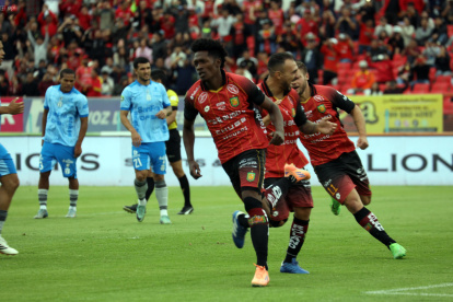 Deportivo Cuenca recibe a Mushuc Runa por la LigaPro 2026.