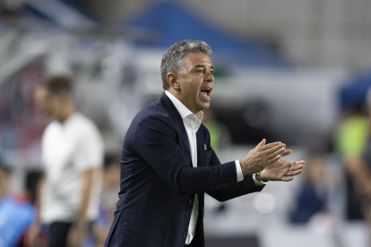 Marcelo Gallardo entrenador de Ecuador que debutó ante Corea del Sur.