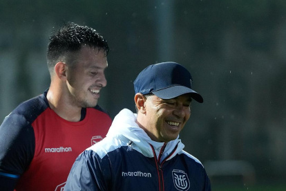 Gonzalo Valle y Marcelo Gallardo de risas en el último entrenamiento.