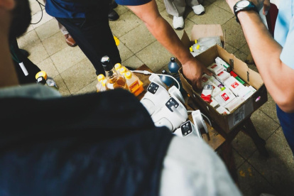 Autoridades inspeccionaron locales cercanos a una unidad educativa fiscal de Guayaquil.