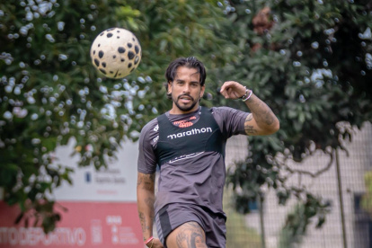 Cristian Javier Báez defensa paraguayo de Barcelona SC.