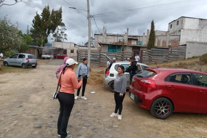 Familiares y vecinos de Daniela Astudillo, en Techo Propio, continúan la búsqueda de la enfermera.