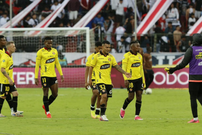 Sus rostros lo dicen todo en los jugadores de Barcelona SC en el estadio Rodrigo Paz.