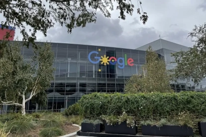 Durante una cumbre de inteligencia artificial celebrada en Dublín, Hassabis pidió avanzar hacia estándares internacionales de seguridad.
