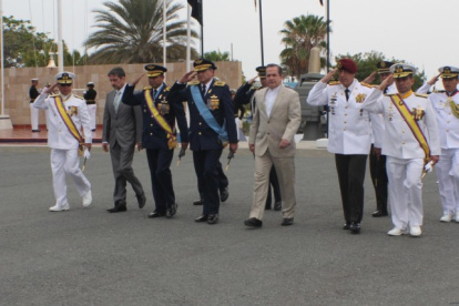 El teniente general César Merizalde asumió el mando del Comando Conjunto y el contralmirante Renán Ruiz, el de la Armada.