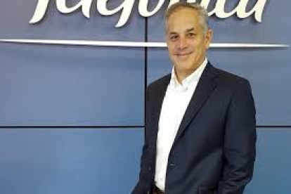 Luis Benatuil trabaja en la empresa, pero en otro cargo.