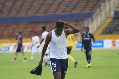 Jhon Jairo Cifuente estaría por fichar con otro equipo.