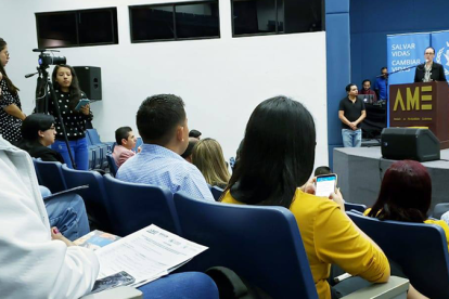Alcaldes participaron del encuentro con autoridades de Educación y del PMA.
