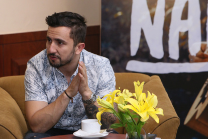 El intérprete de "La Correcta" estuvo de visita en Guayaquil por la Teletón.