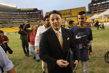 Carlso Alfaro Moreno también confirmó que Matías Oyola seguirá un año más en el equipo.