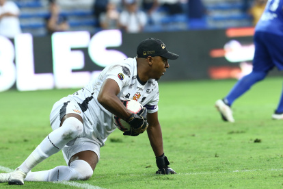 Máximo banguera, actual guardameta de Barcelona, dice que tiene un contrato firmado con el club torero.