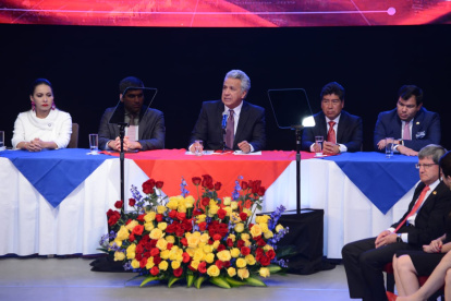 El presidente Lenín Moreno y el vicepresidente Otto Sonnenholzner en la Sesión Solemne .