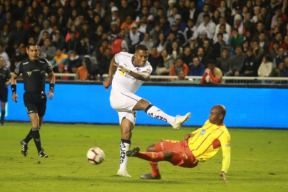 Antonio Valencia jugó los 90 minutos con Liga.