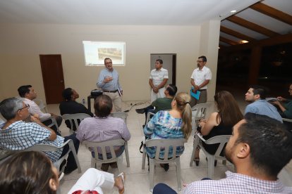 Reunión. Vía a la costa se prepara para realizar un nuevo plantón, con miras a que se solucionen sus problemas.