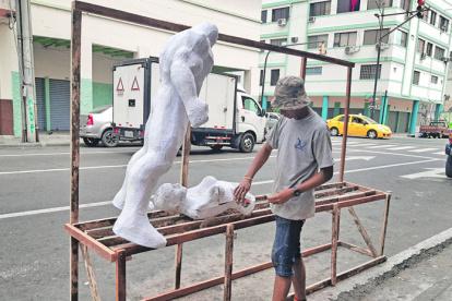 El presidente de la República, Lenín Moreno, quien estaba entre los favoritos, fue desplazado por la escena en un ‘night club’ de la joven Julissa, que se viralizó en redes.