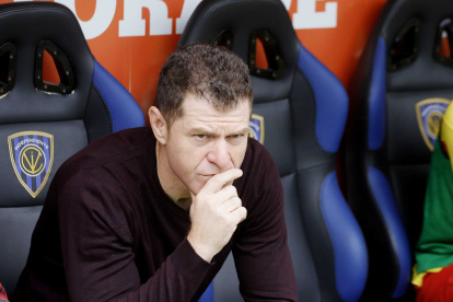 Schürrer tomó las riendas del club oriental en abril de este año, tras el despido del uruguayo Eduardo Favaro, quien había dirigido once encuentros con Aucas.