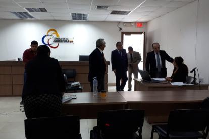 Los magistrados culminaron la audiencia y la retomaran a las 10:00 de mañana, para anunciar el veredicto.