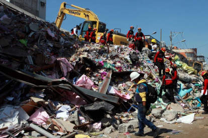 Más impuestos. El terremoto del sábado motivó nuevas medidas económicas del Gobierno. Los aumentos incluyen el alza del principal impuesto del país: el IVA.