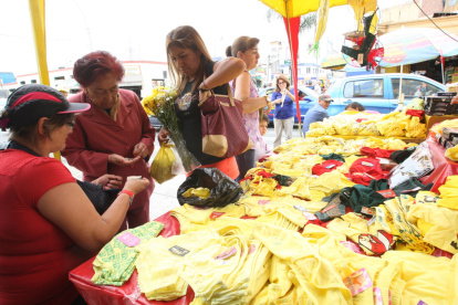 Se cree que el amarillo otorgará felicidad y buena fortuna, por ello es la más requerida