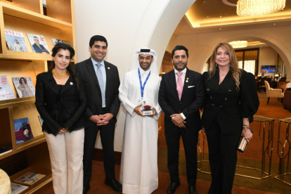 El vicepresidente de Ecuador, Otto Sonnenholzner, (segundo de izquierda a derecha) en Catar.