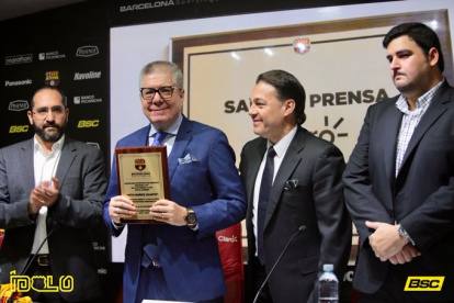 Vito Muñoz con Carlos Alfaro Moreno, presidente del Barcelona SC.