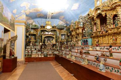 Exhibición. El pesebre está ubicado en el cuarto de la segunda planta del convento del Carmen Bajo, las hermanas se dedican a cuidarlo.