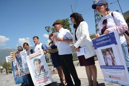 Familiares de desaparecidos reclaman por el veto parcial.