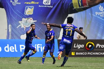 Robert Burbano (i) fue confirmado en el Emelec 2020.