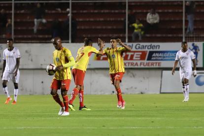 Partido entre Aucas y Liga de Quito en Copa Ecuador.