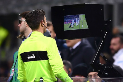 350.000 dólares costaría la implementación del VAR, según reveló Francisco Egas, presidente de la Ecuafútbol.