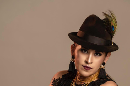 Toaquiza es oriunda del pueblo Panzaleo, lleva 11 años de carrera artística y durante ese tiempo ha intentado llevar su carrera de la mejor manera posible.