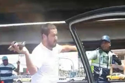 La ATM ofrece una recompensa de tres mil dólares por el implicado.