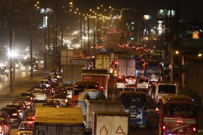La congestión vehicular de Quito y Guayaquil se observa a diario.