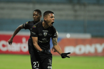 Luis Fernando León deja el Independiente del Valle tras diez años en el club y como campeón de la Copa Sudamericana.