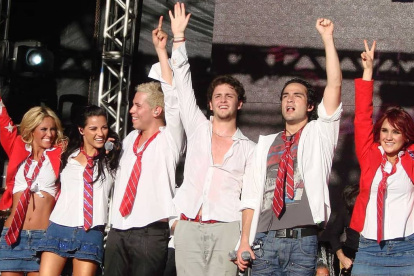 Anahí, Maite, Christian, Christopher, Alfonso y Dulce María integraron la agrupación que se desprendió de la novela Rebelde.