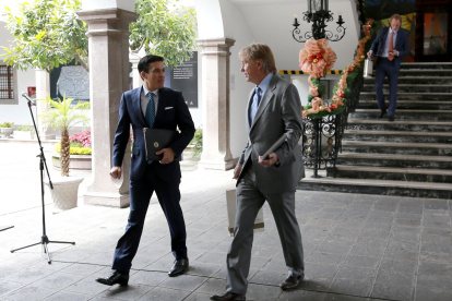 Proyectos. El inversionista Wesley Edens (derecha) se reunió la semana pasada con el presidente Lenín Moreno.