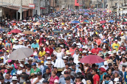 En la procesión de Durán participaron alrededor de 50.000 devotos. La caminata duró cuatro horas y terminó con una misa en el Santuario del Divino Niño, en el barrio 5 de Junio.